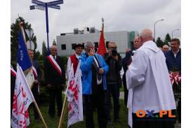 Uroczystość z okazji odsłonięcia i poświęcenia pomnika " Solidarności" na Rondzie Ofiar Stanu Wojennego w Skoczowie 