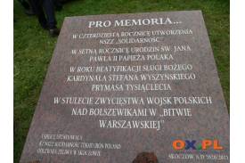 Uroczystość z okazji odsłonięcia i poświęcenia pomnika " Solidarności" na Rondzie Ofiar Stanu Wojennego w Skoczowie 