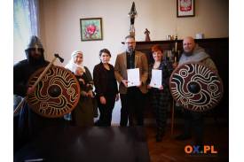 Podpisanie listu intencyjnego pomiędzy Stowarzyszeniem Rekonstrukcji Historycznych "Golęszyce" a Miastem Cieszyn