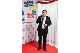 Piotr Żyła i figura z LEGO