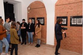  Wernisaż wystawy Adama Sikory zatytułowanej "Fałda" w Galerii Ceglanej Domu Narodowego