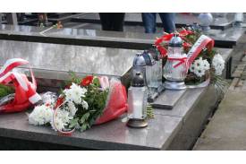 Złożyli kwiaty na grobie Zofii Kossak