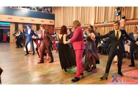 Zaolzie. Uczniowie szkół średnich uczą się podstaw tańca towarzyskiego