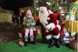 Mikołaj na rynku w Skoczowie