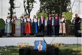 Uroczystości jubileuszowe 800 - lecie Iskrzyczyna ( część oficjalna )