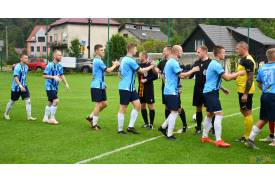 LKS Victoria Hażlach wygrywa po dramatycznym meczu w Żabnicy