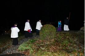 Nabożeństwo Misyjne za zmarłych na cmentarzu w Pogórzu