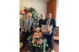 Rozalia Buczek obchodzi 109 urodziny, fot. UG Chybie