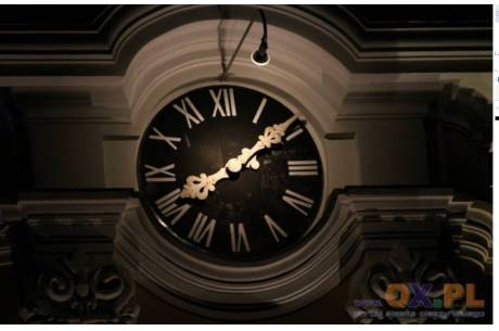 Główny mechanizm zegara z ratuszowej wieży w Skoczowie pochodzi z 1894 roku. Ówczesnym wykonawcą była firma F.X. Schneider Sohn z miejscowości Freudenthal, znana z produkcji zegarów wieżowych. Jest to jeden z najstarszych zegarów wieżowych na terenie Śląska. fot. ARC