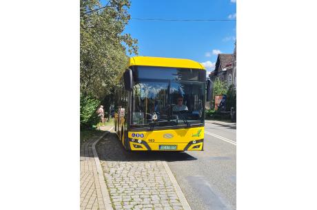 Autobus cieszyńskiej komunikacji miejskiej na ul. Bielskiej, fot. ZGK