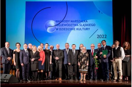 Laureaci nagród wręczanych przez marszałka. Źródło: slaskie.pl