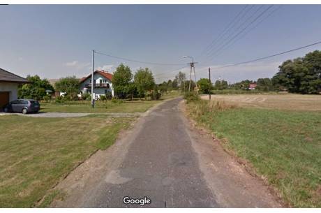 ul. Beskidzka na granicy Bładnic i Międzyświecia, zdjęcie z 2012 roku. Źródło: Google Street View