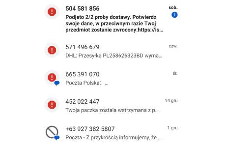 Wiadomości SMS oszustów podszywających się pod firmy pocztowe i kurierskie, fot. Natasza Gorzołka