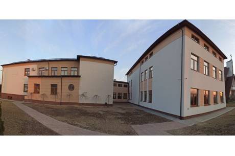 Rozbudowana w 2022 roku szkoła w Świętoszówce, fot. UG Jasienica