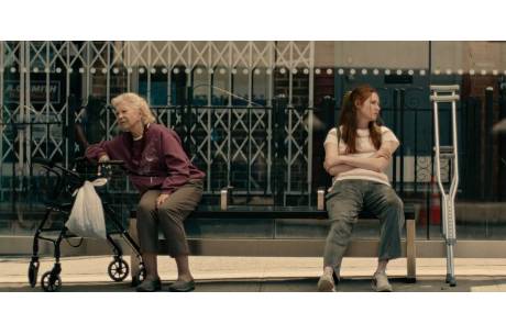 Kadr z filmu „Lepiej późno niż wcale”, reż. Lisa Steen