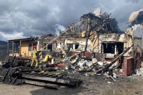 Ogromny pożar pochłonął cały dorobek życia mieszkańców tego budynku fot. OSP Istebna