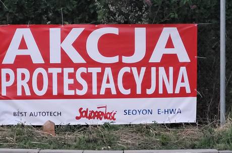 Trwa akcja protestacyjna w zakładach w Bażanowicach i Skoczowie, fot. Związki Zawodowe przy Seoyon Ehwa Poland/FB