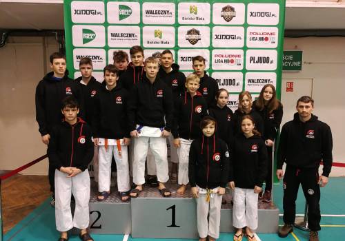 Zdjęcie przedstawia zawodników Mistrzostw Śląska w judo
