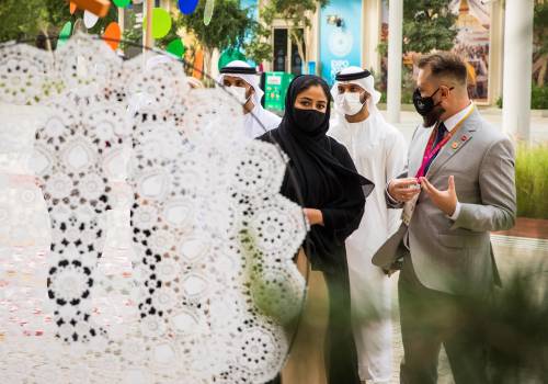Koronkami zachwyciła się dubajska księżniczka fot. Fundacja Koronki Koniakowskie