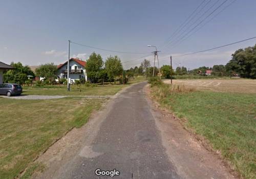 ul. Beskidzka na granicy Bładnic i Międzyświecia, zdjęcie z 2012 roku. Źródło: Google Street View