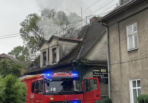 Pożar pustostanu w Ustroniu, zdjęcie: OSP KSRG Ustroń Centrum/FB