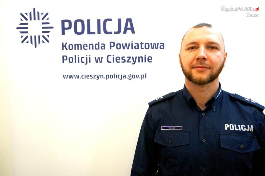 Zastępca Komendanta Komisariatu Policji w Zebrzydowicach podkomisarz Tomasz Pocha