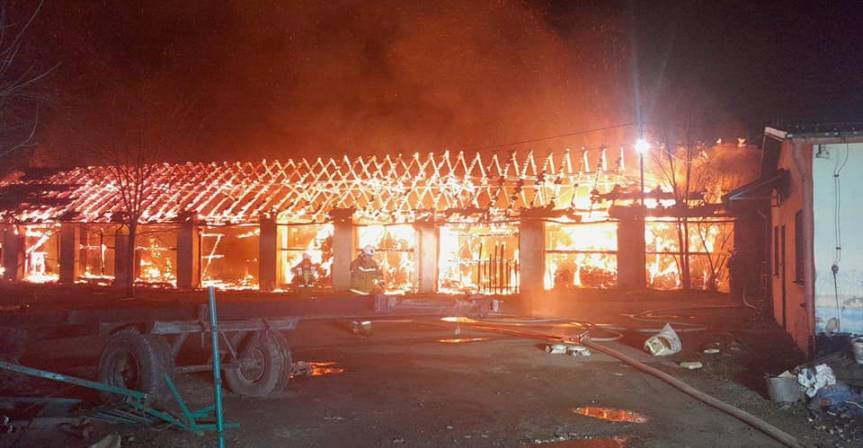 Do pożaru doszło w Simoradzu. Zdjęcia dzięki uprzejmosci OSP Dębowiec
