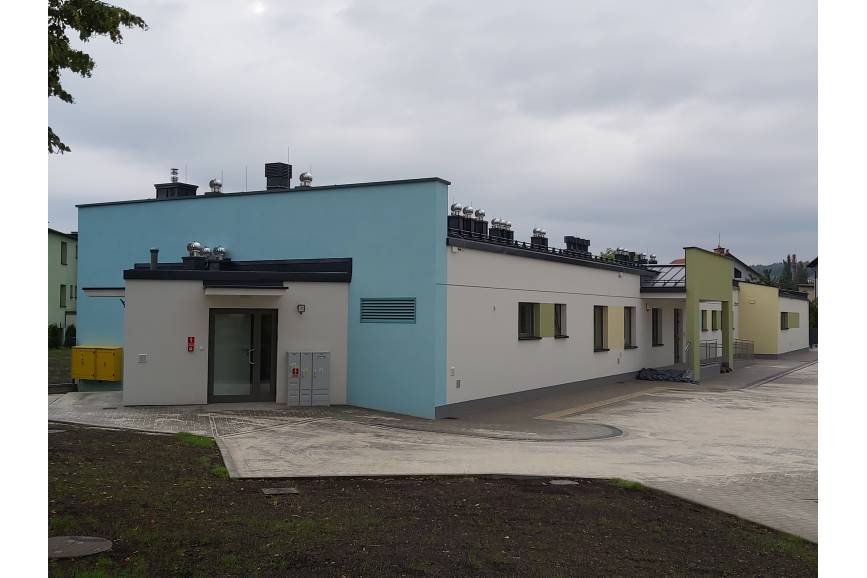 Zdjęcie przedstawia nowy budynek Przedszkola Publicznego nr 3 w Skoczowie